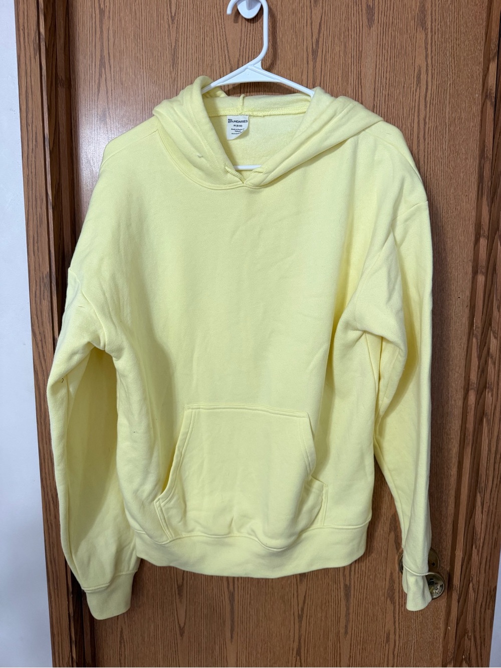 No boundaries Light Yellow Women's Hoodie Sweater size medium